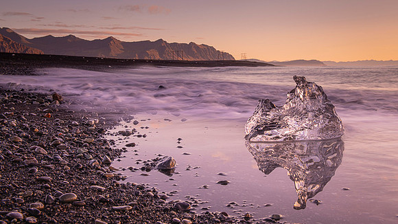Beach next to Glacier lagoon