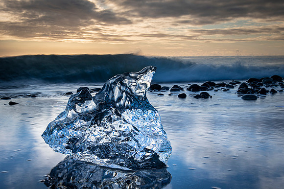 Beach next to Glacier lagoon